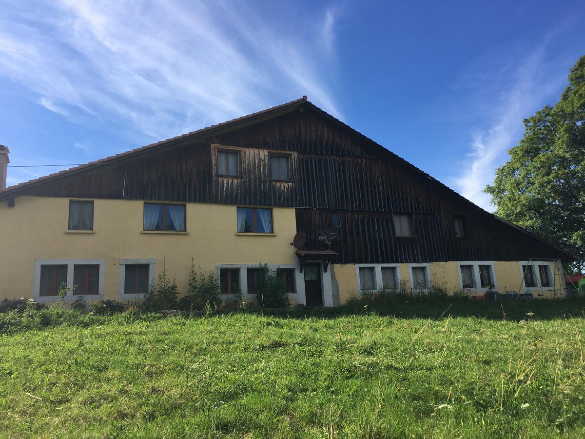 La Dernier Villa La Côte-aux-Fées Bagian luar foto