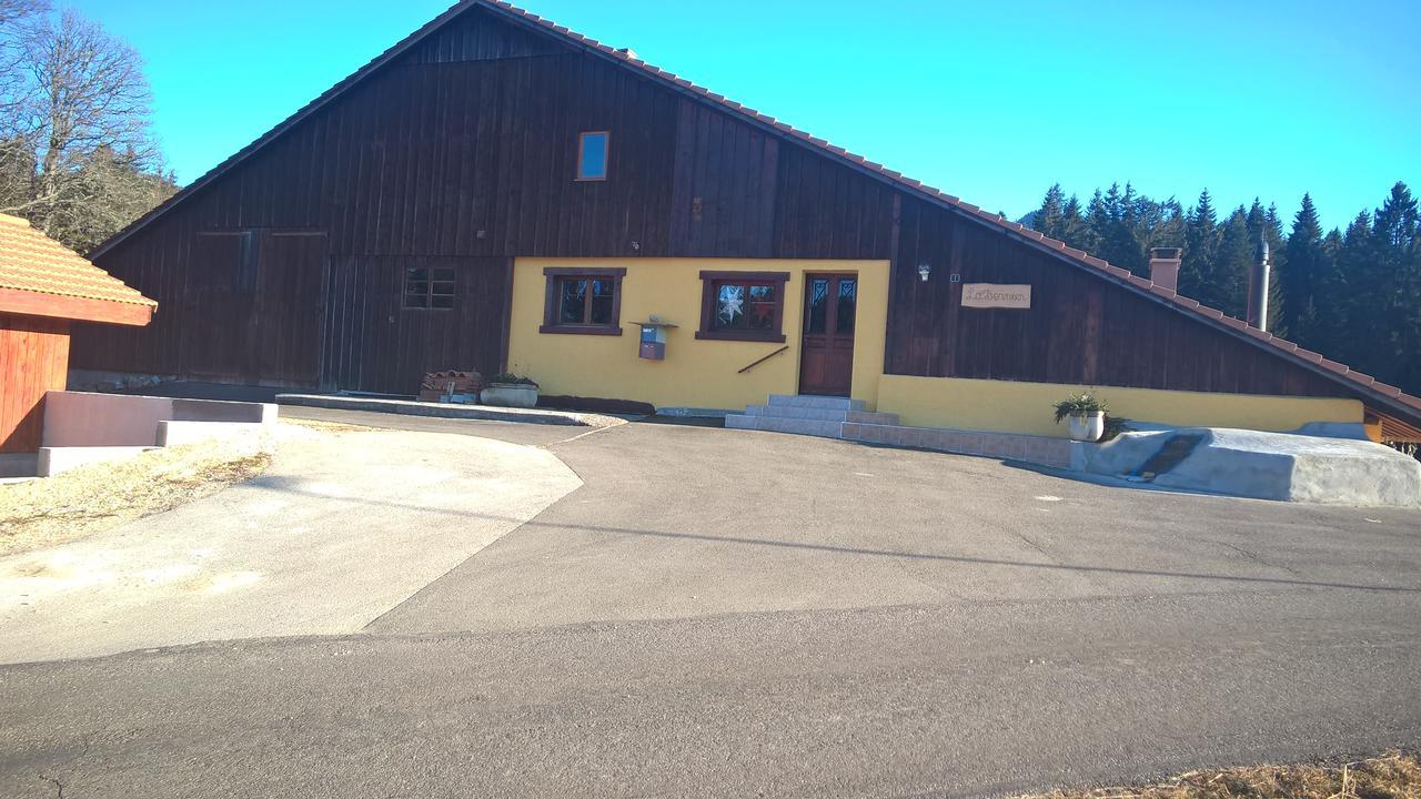 La Dernier Villa La Côte-aux-Fées Bagian luar foto