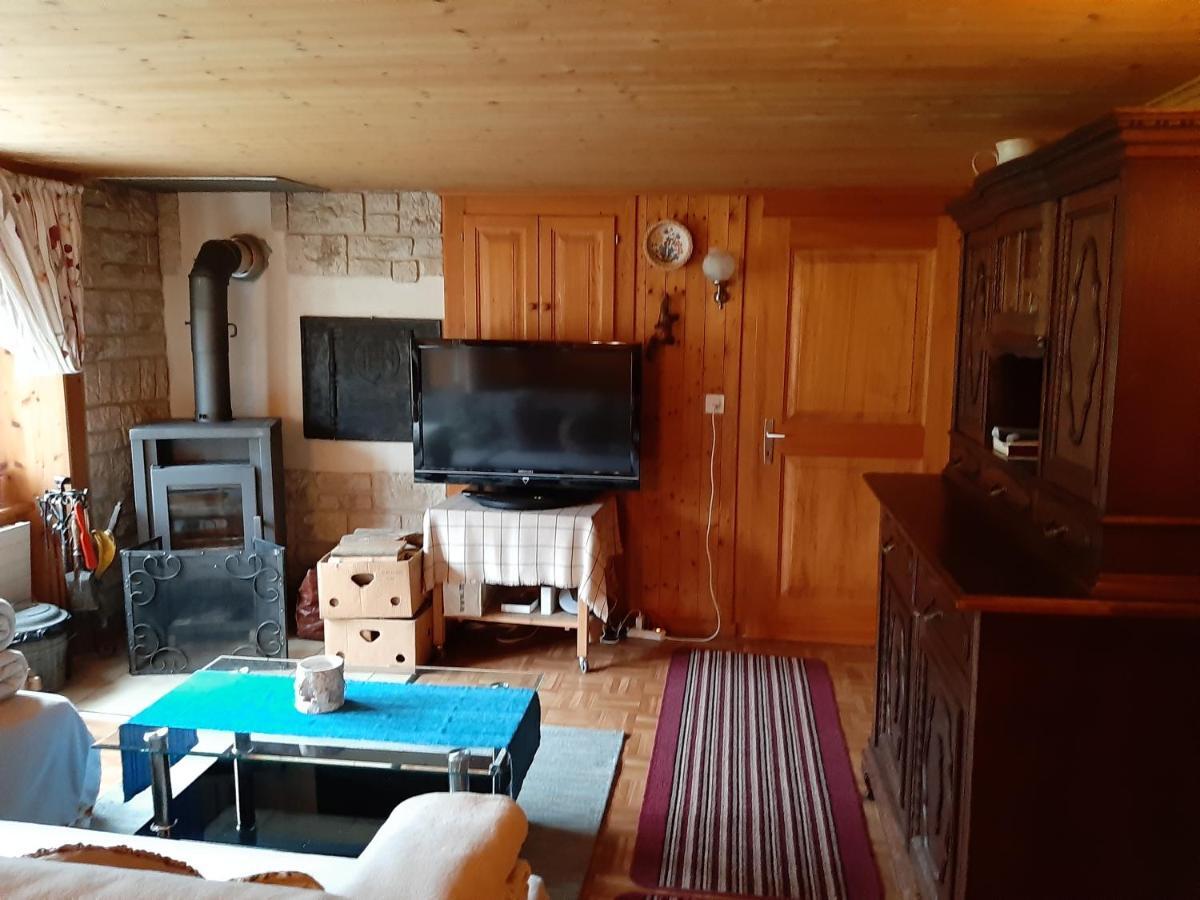 La Dernier Villa La Côte-aux-Fées Bagian luar foto